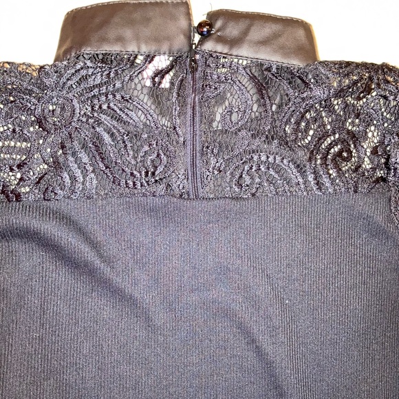 2/20$ or 15$ Mock neck ribbed lace top - Picture 2 of 8